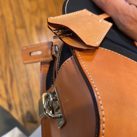 Prada authentic prada handle bag - Picture 3 of 7